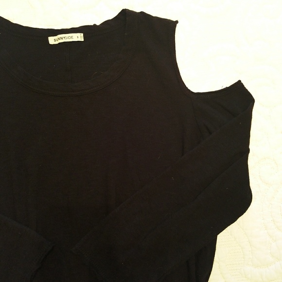 Cold Shoulder Long Sleeve Tee - Picture 3 of 4